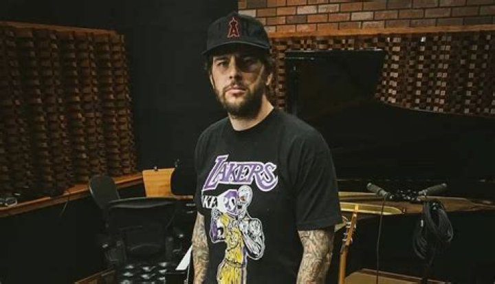 M. Shadows Pets
