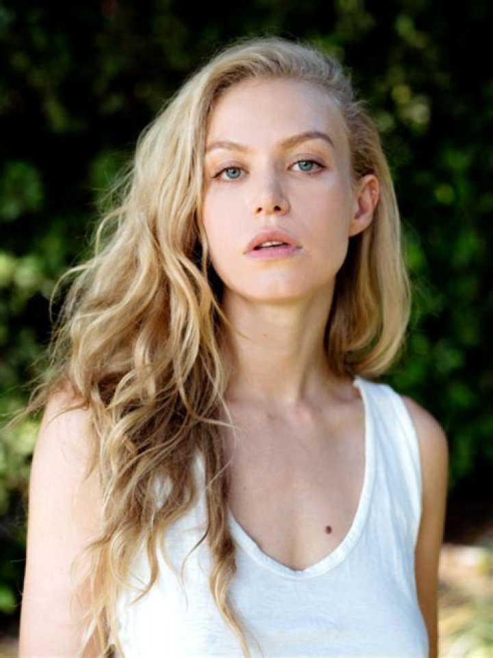 Penelope Mitchell's pet No Pets (Penelope Mitchell)