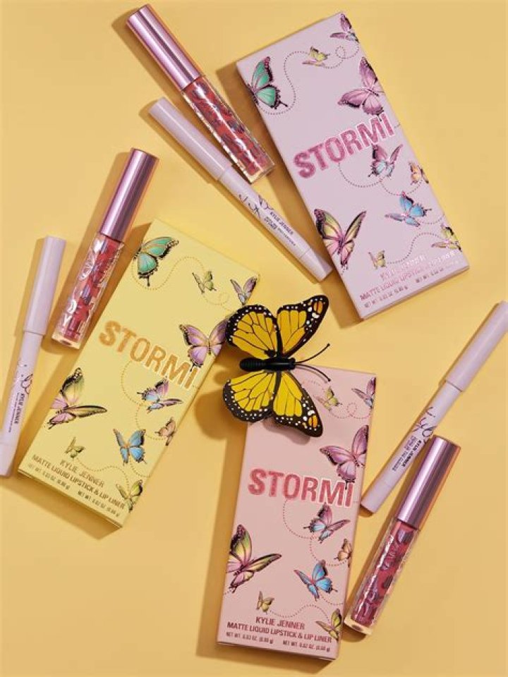 Products from Stormi Collection.