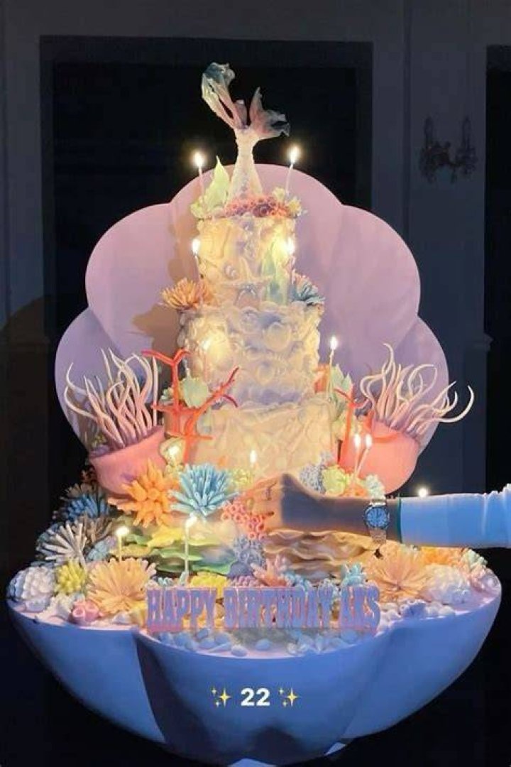 Stormi Webster birthday cake, featuring her own head.